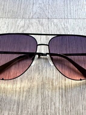Quay Women’s Gradient Aviator Sunglasses - Black Frames/Pink Plum Lenses.